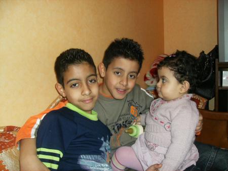 moi mon frere et ma petite soeur adorer